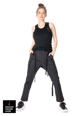 Narrow trousers TAPS by studiob3 in black