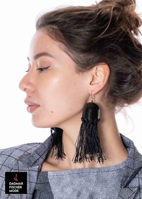 Jellyfish earrings by JIANHUI in black