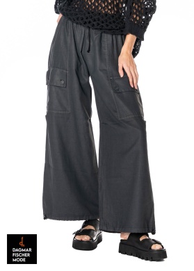 Casual summer trousers by LURDES BERGADA in black & bone