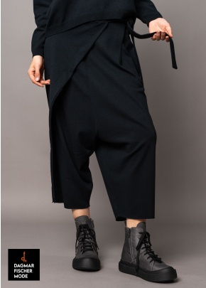 Wickelstrickhose von KHEI in black