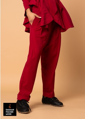 Legere Tiefschritthose von KHEI in red