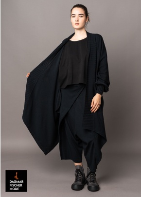 Oversize Jacke von KHEI in black