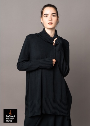 Strickpulli mit breitem Kragen von KHEI in black