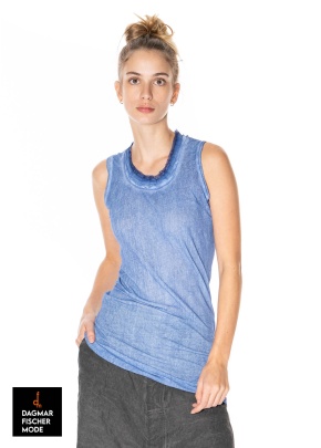 Langes Basictop von RUNDHOLZ in enzian 50% cloud