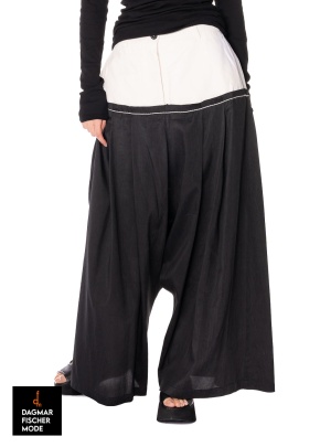 Sehr weite Hose von RUNDHOLZ in drei tollen Farben