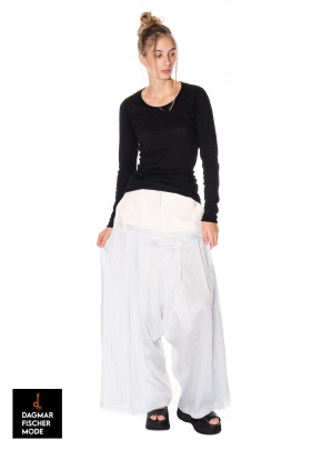 Sehr weite Hose von RUNDHOLZ in drei tollen Farben