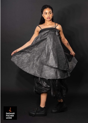 Langes Top von RUNDHOLZ in asteroid brush