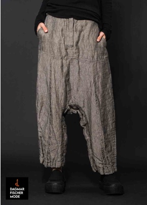 Tiefschritt Leinenhose von RUNDHOLZ in black & black-dust