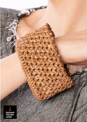 Großer Armreif von RUNDHOLZ in black & thé