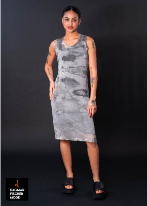 Schmales semi-transparentes Kleid von RUNDHOLZ in moon pigment & asteroid pigment