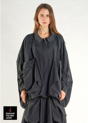 Regenfeste Onesize Jacke von RUNDHOLZ in black