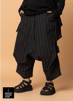 Wide linen trousers by RUNDHOLZ in seasonal colors
