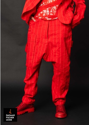 Narrow linen trousers by RUNDHOLZ in seasonal colors