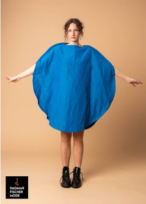 Extravagantes Kleid in Form eines Kreises von RUNDHOLZ