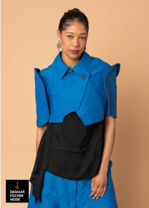 Very short jacket by RUNDHOLZ in seasonal colors