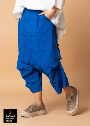 Hochelastische Hose von RUNDHOLZ in black & electric