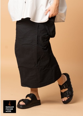 Hochelastischer Rock von RUNDHOLZ in black & electric