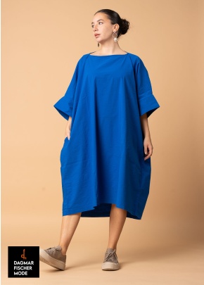 Robe onesize très élastique de RUNDHOLZ en black, electric & ketchup