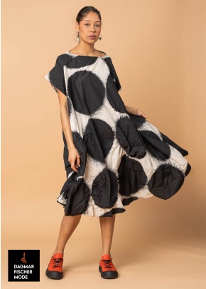 Oversize Kleid mit Punkten von RUNDHOLZ in black print & electric print
