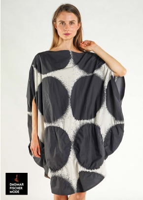 Kleid in Form eines Kreises mit Punkten von RUNDHOLZ in black print & electric print