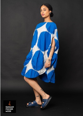 Kleid in Form eines Kreises mit Punkten von RUNDHOLZ in black print & electric print