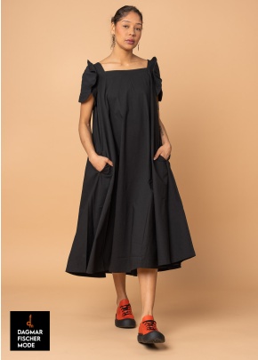 Elastisches Kleid von RUNDHOLZ in black
