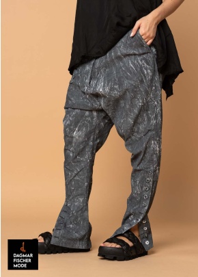 Hose von RUNDHOLZ DIP in seafoam fog & black fog