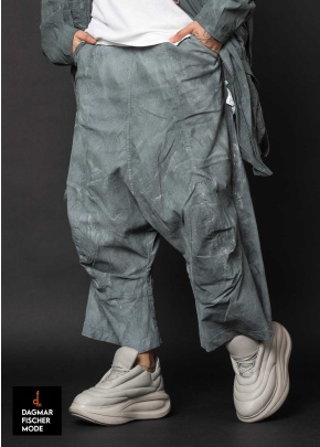 Highly elastic low crotch trousers by RUNDHOLZ DIP in seaweed fog