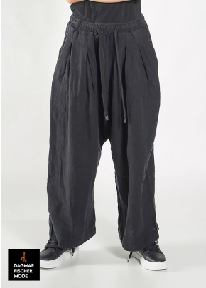 Leinentiefschritthose von RUNDHOLZ BLACK LABEL in black & salina