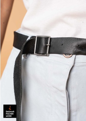 Onesize Leather belt by RUNDHOLZ in black