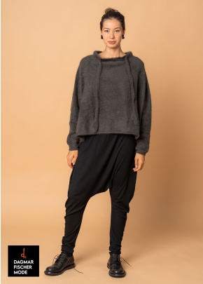 Legerer Oversize Pullover aus Waschbärwolle von RUNDHOLZ in swamp