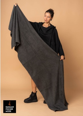 Kuscheliger Schal aus Waschbärwolle von RUNDHOLZ in swamp