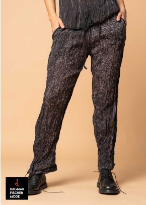 Legere Hose von RUNDHOLZ in black panel print & bone panel print