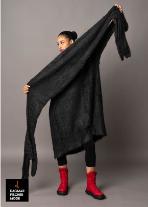 Extravaganter Schal aus Seidenstrick von RUNDHOLZ in black