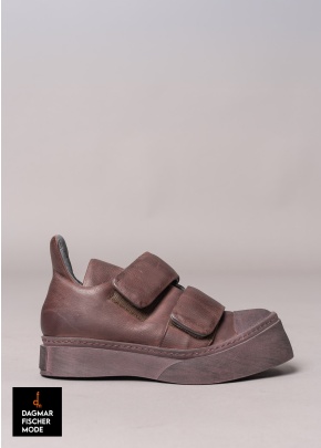 Sneaker von Lofina in Gasoline melanzana / bordo