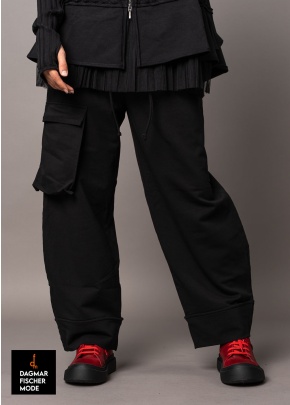 Legere Hose von KEDZIOREK in peat und black