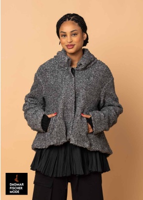 Kuschelige, warme Jacke von KEDZIOREK in ash