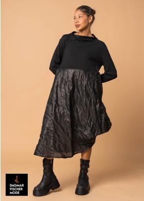 Tailliertes Kleid von KEDZIOREK in black