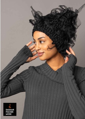 Handmade beanie by KEDZIOREK in black