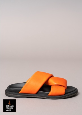 Sandale mit flacher Sohle von LOFINA in Gasoline zucca / nero