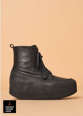 Schnürboots von LOFINA in Gasoline nero / nero