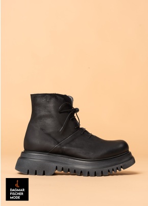 Boot mit grober Sohle von LOFINA in Gasoline nero