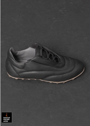 Sneaker mit flacher Sohle von LOFINA in Gasoline nero / moon