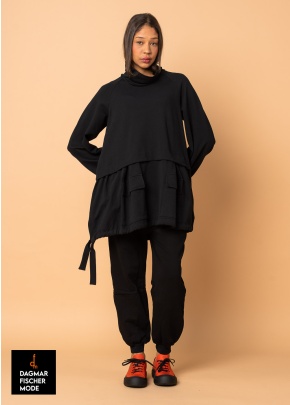 Sweater by KHEI in black 