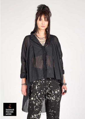 Blouse ARTA by studiob3 in black all-over print & white all-over print