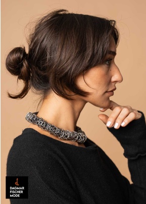 Choker aus Leder und Metall von Mya Lambrecht