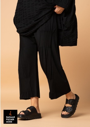 Tiefschrittstrickhose von KHEI in black