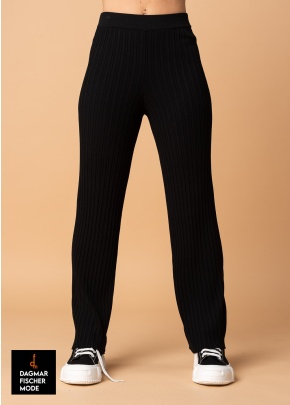 Summer trousers in lightweight viscose knit by KHEI in black