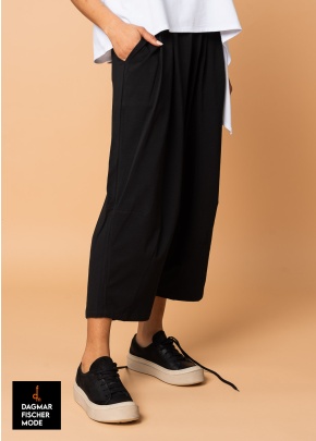 Legere Hose von KHEI in black