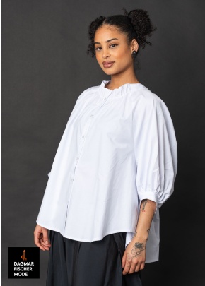 Extravagante Bluse von KHEI in black und white